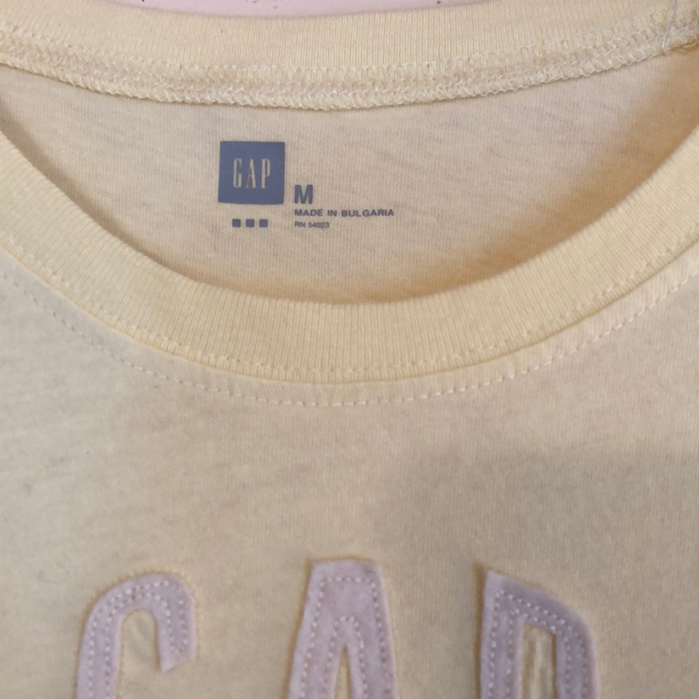 GAP • Short Sleeve Yellow Graphic Tee - Picture 4 of 5